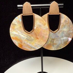 ✨ Kendra Scott Diane Rose Gold Statement Earrings in Brown Mother-of-Pearl